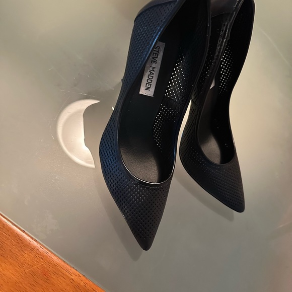 Like New! Steve Madden Pagen pump - Picture 6 of 11